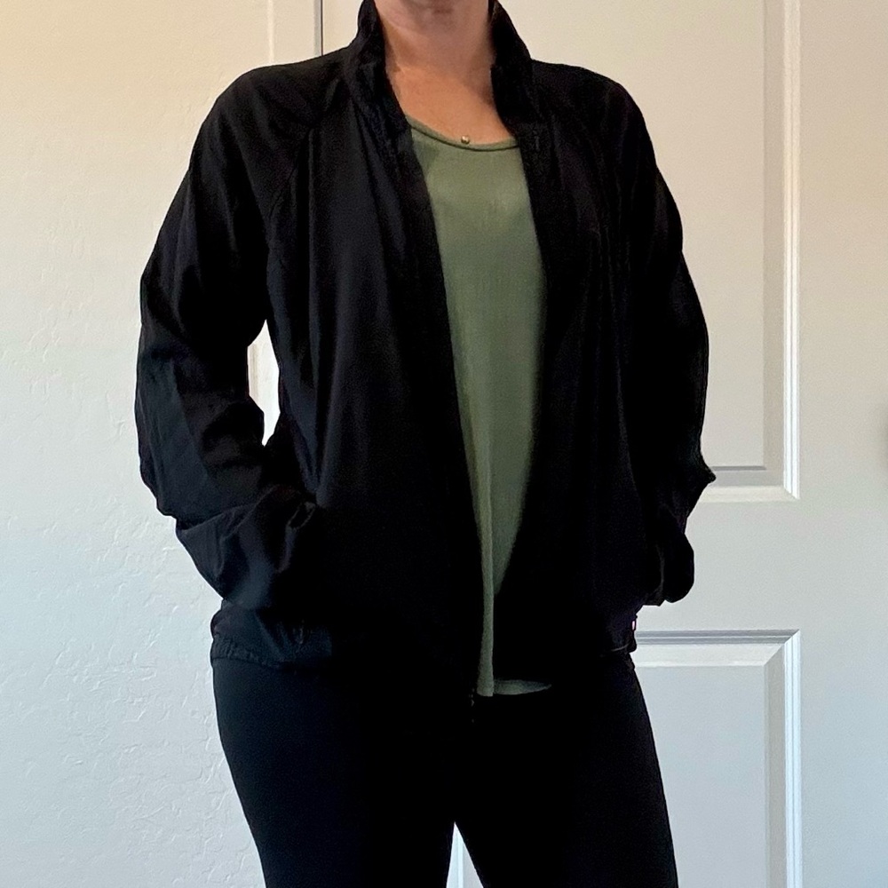 REI Women's Black lightweight Nylon windbreaker Jacket